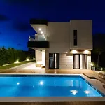 빌라 Luxury Positiva 비르