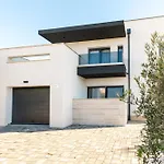 Luxury Positiva 비르