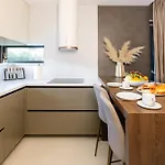 Luxury Positiva * 비르