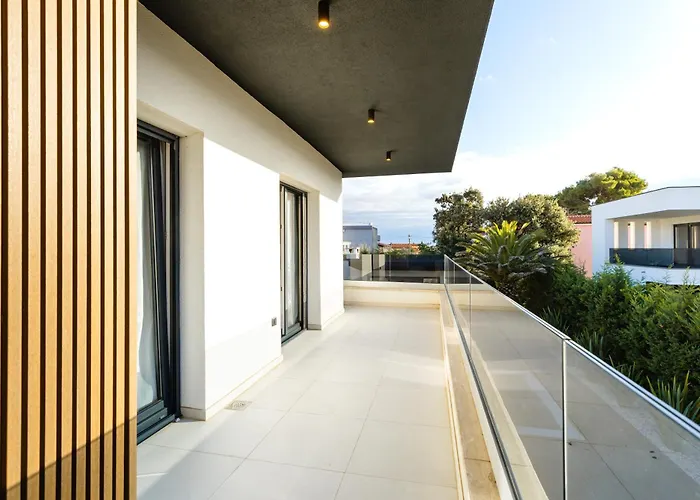 Luxury Positiva Vir