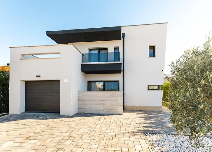 Villa Luxury Positiva Vir