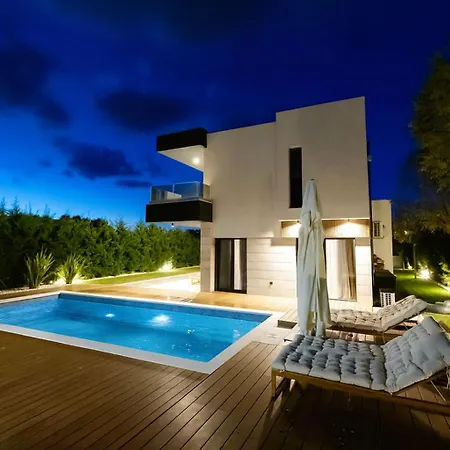 Luxury Positiva