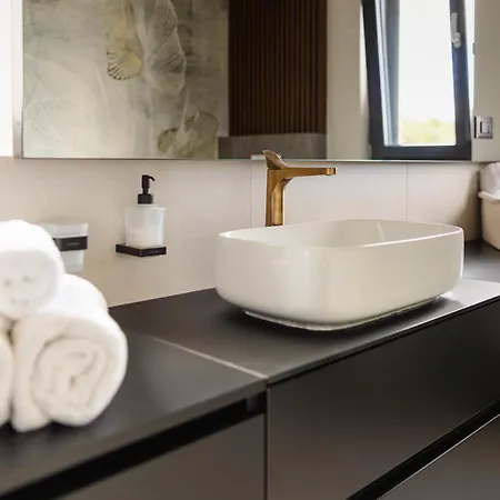 Luxury Positiva
