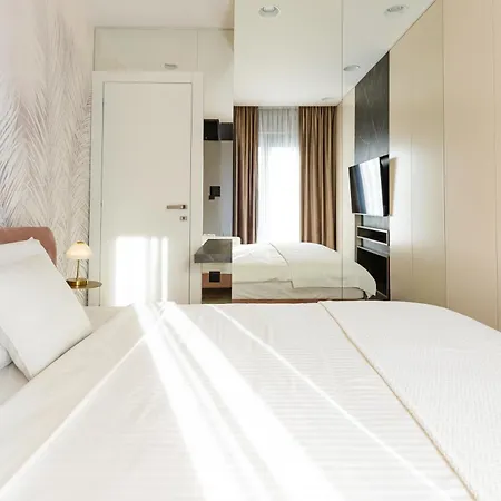 Luxury Positiva