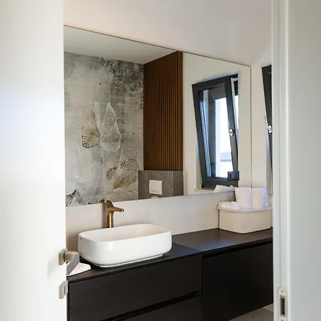 Luxury Positiva *