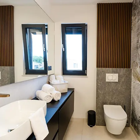 Luxury Positiva Villa Vir
