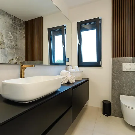 Luxury Positiva Villa Vir